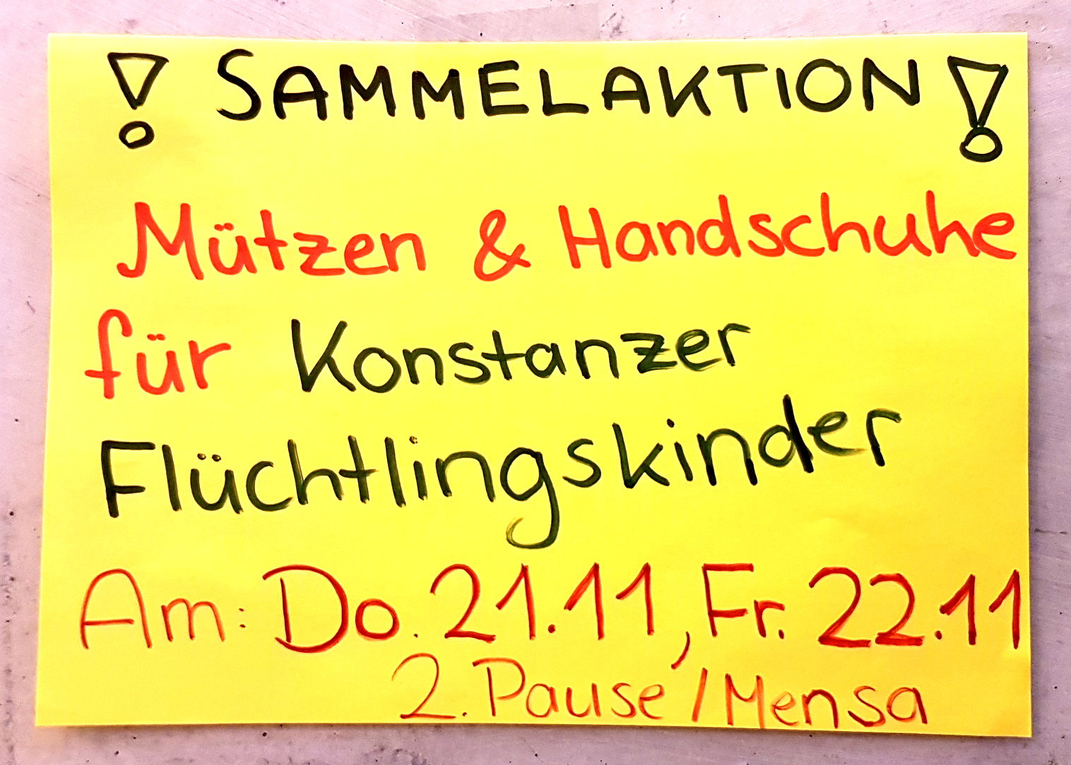 Die Amnesty-AG sammelt Mützen und Handschuhe für Konstanzer Flüchtlingskinder