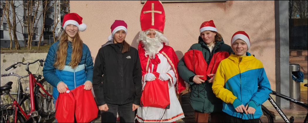 Amnesty AG verteilt Nikolaussäckchen!